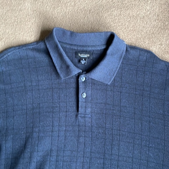 Van Heusen.  Gray Long Sleeve Collared Shirt.  XL - Picture 2 of 11